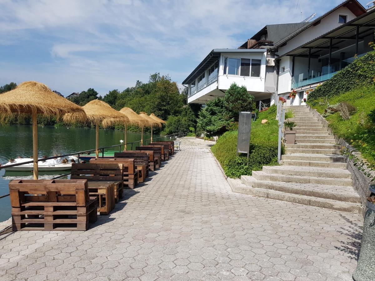 Gostisce Jezero Bed & Breakfast เมดโวเด ภายนอก รูปภาพ