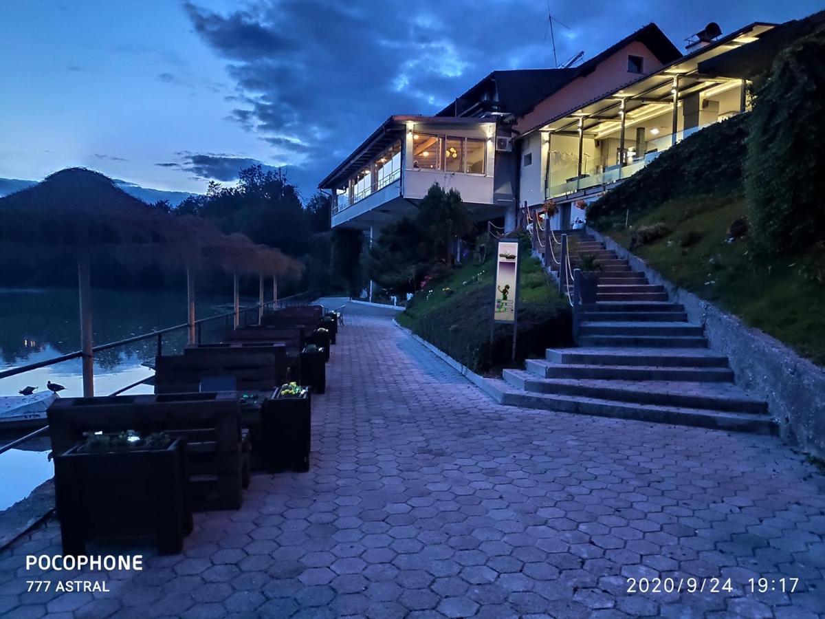 Gostisce Jezero Bed & Breakfast เมดโวเด ภายนอก รูปภาพ